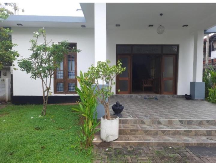 Negombo Royal Villa By Hotel Oviniru エクステリア 写真