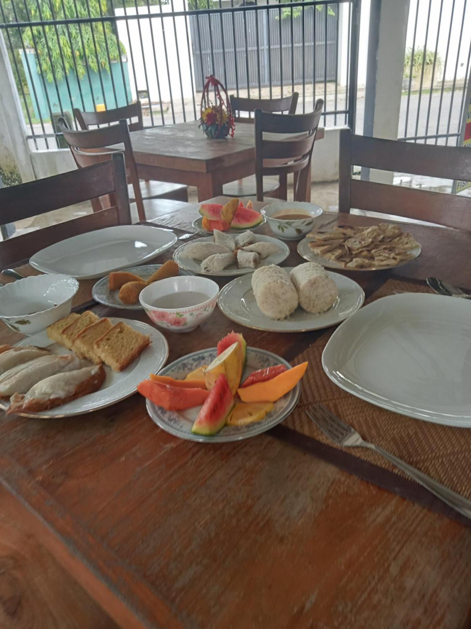 Negombo Royal Villa By Hotel Oviniru エクステリア 写真